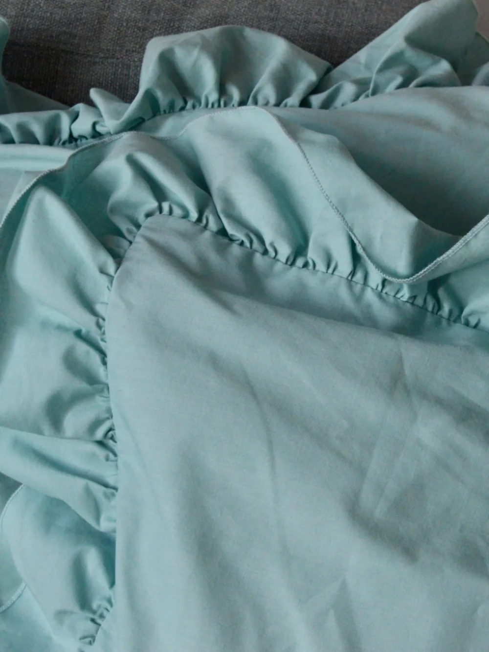 Set of 2 Vintage 1990s JCPenney teal ruffled pillowcases in great condition